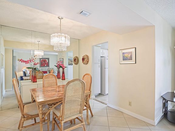 4th image of 3951 Via Poinciana #511