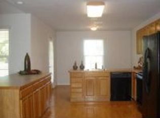 410 Oak Springs Dr, Seguin, TX 78155