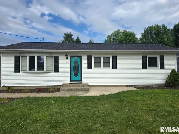 108 N 3rd St, Roanoke, IL 61561