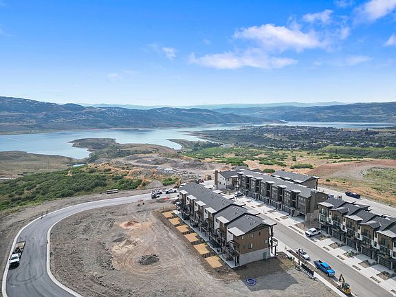 3rd image of 2022 W Pinnacle Ln