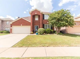 13701 Lost Spurs Rd, Roanoke, TX 76262