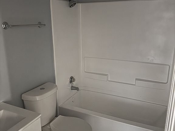 5th image of 7830 W 40th Avenue Dr