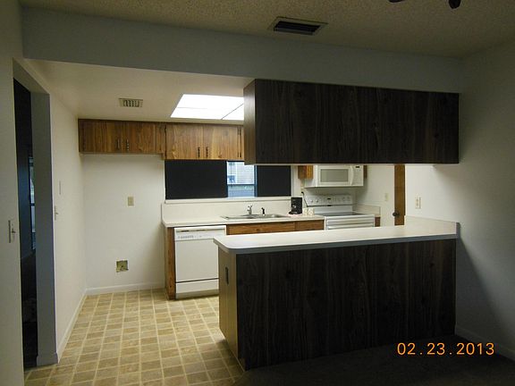3rd image of 1810 Willow Oak Dr S