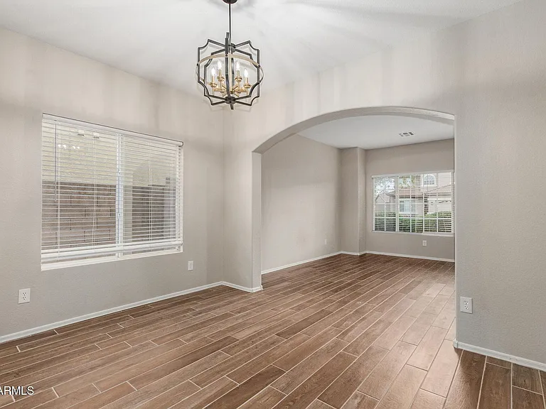 4522 E Rowel Rd — Photo 30