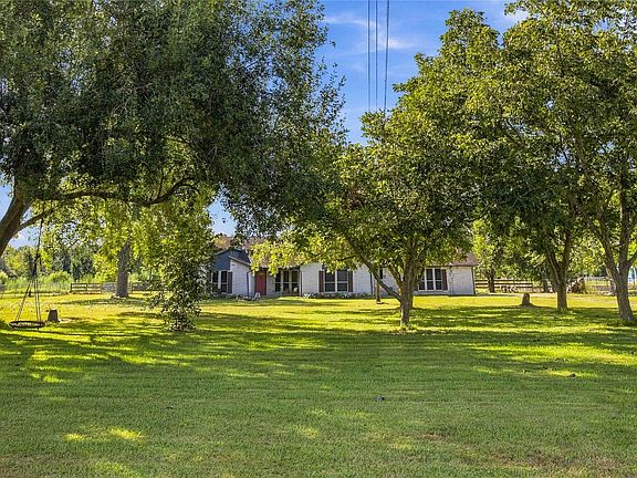 3rd image of 4697 Wickwillow Ln