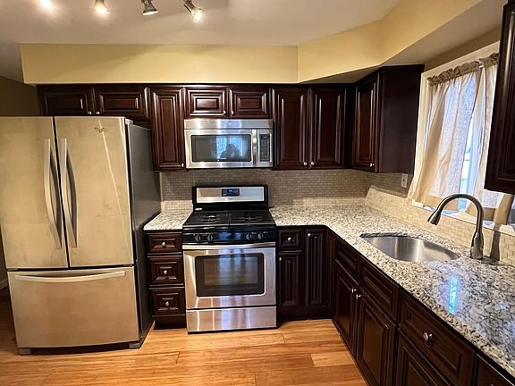 3rd image of 81 Evergreen St #1