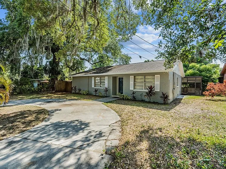 9616 N Oklawaha Ave #1/2 — Photo 3