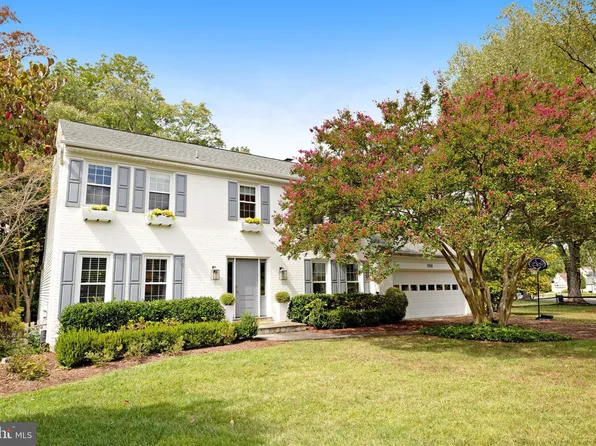 1816 Abbey Oak Dr, Vienna, VA 22182