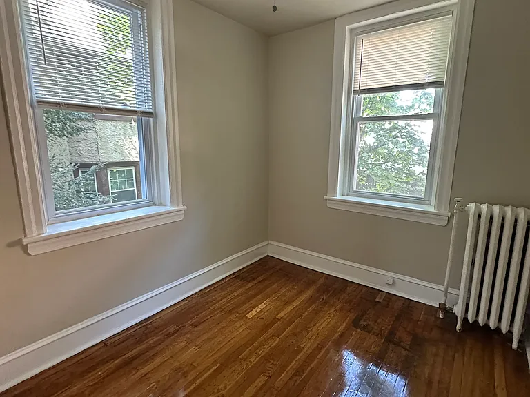 4725-4727 Chester Ave #B7 — Photo 2