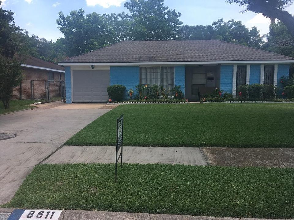 1st image of 8611 Leawood Blvd