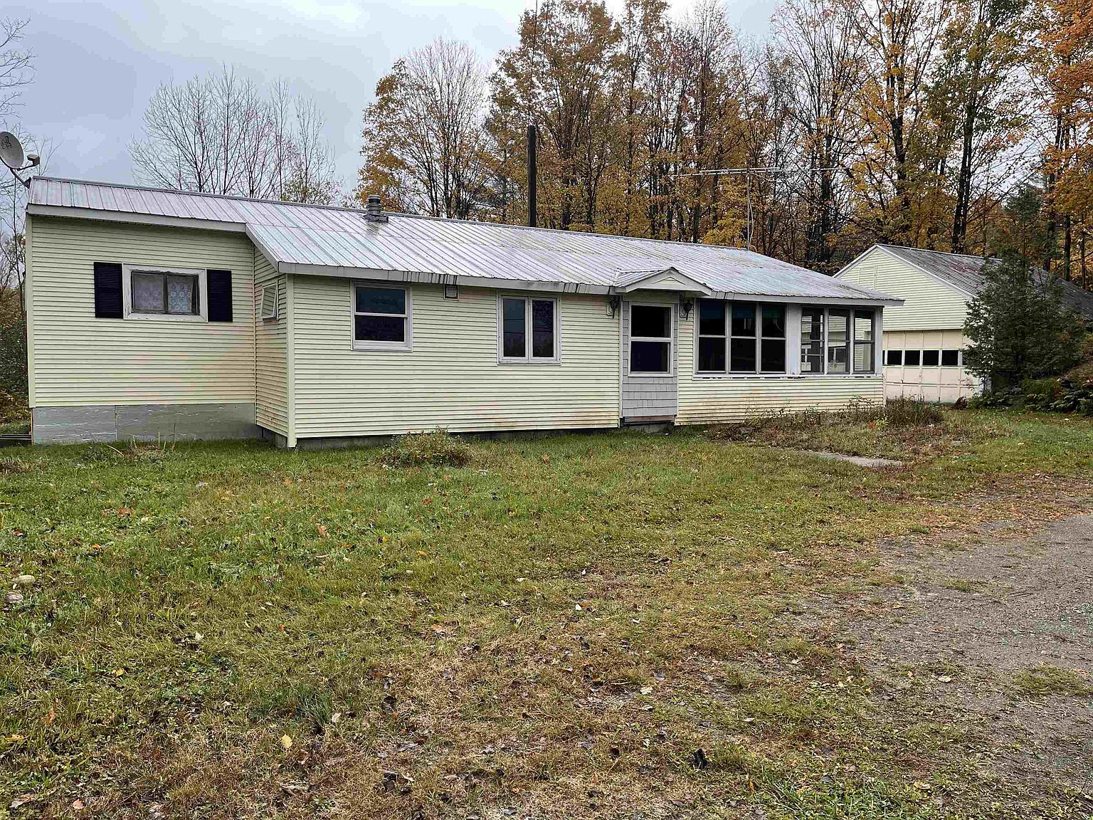 5070 VT Route 100, Hyde Park, VT 05655 | Zillow
