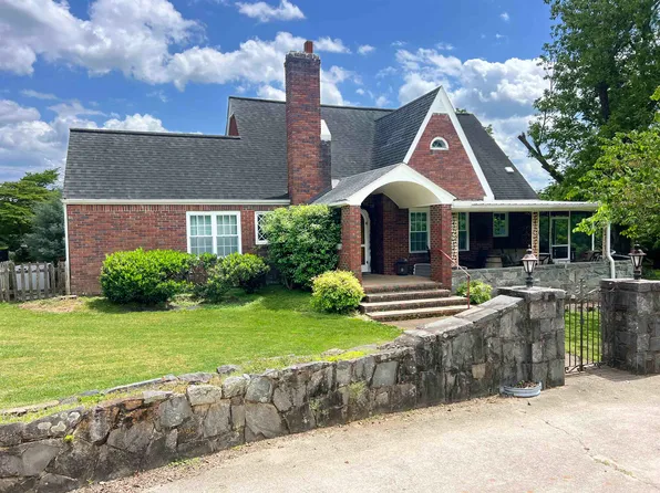 510 E Earle St, Landrum, SC 29356