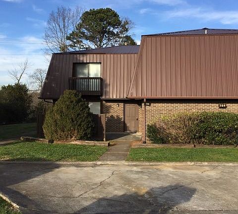 3rd image of 504 Cedartop Ln