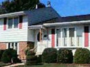 1069 Luhman Ter, Secaucus, NJ 07094