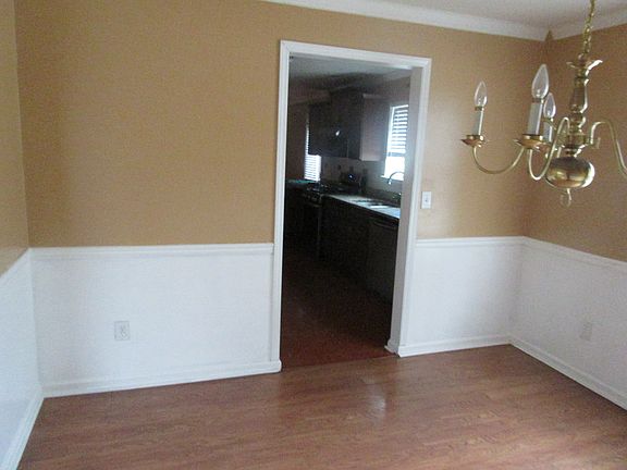 5th image of 500 Wallace Ct