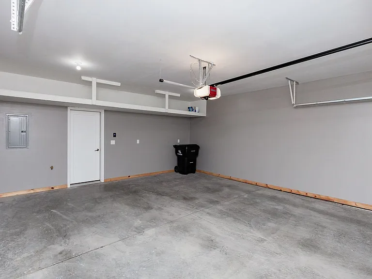 620 SE Westown Pkwy — Photo 25