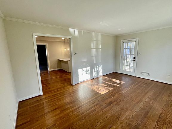 2nd image of 1306 Camden Dr
