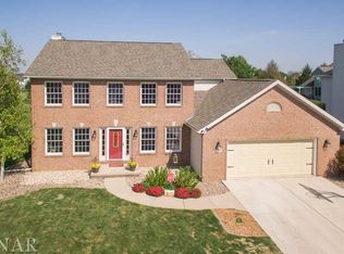 3216 Eagle Crest Rd, Bloomington, IL 61704