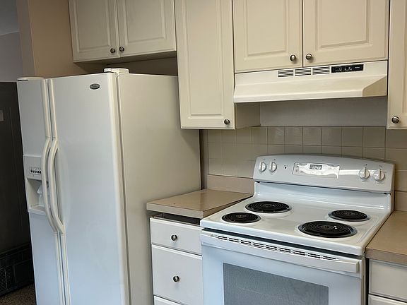 2nd image of 560 73rd Ave N