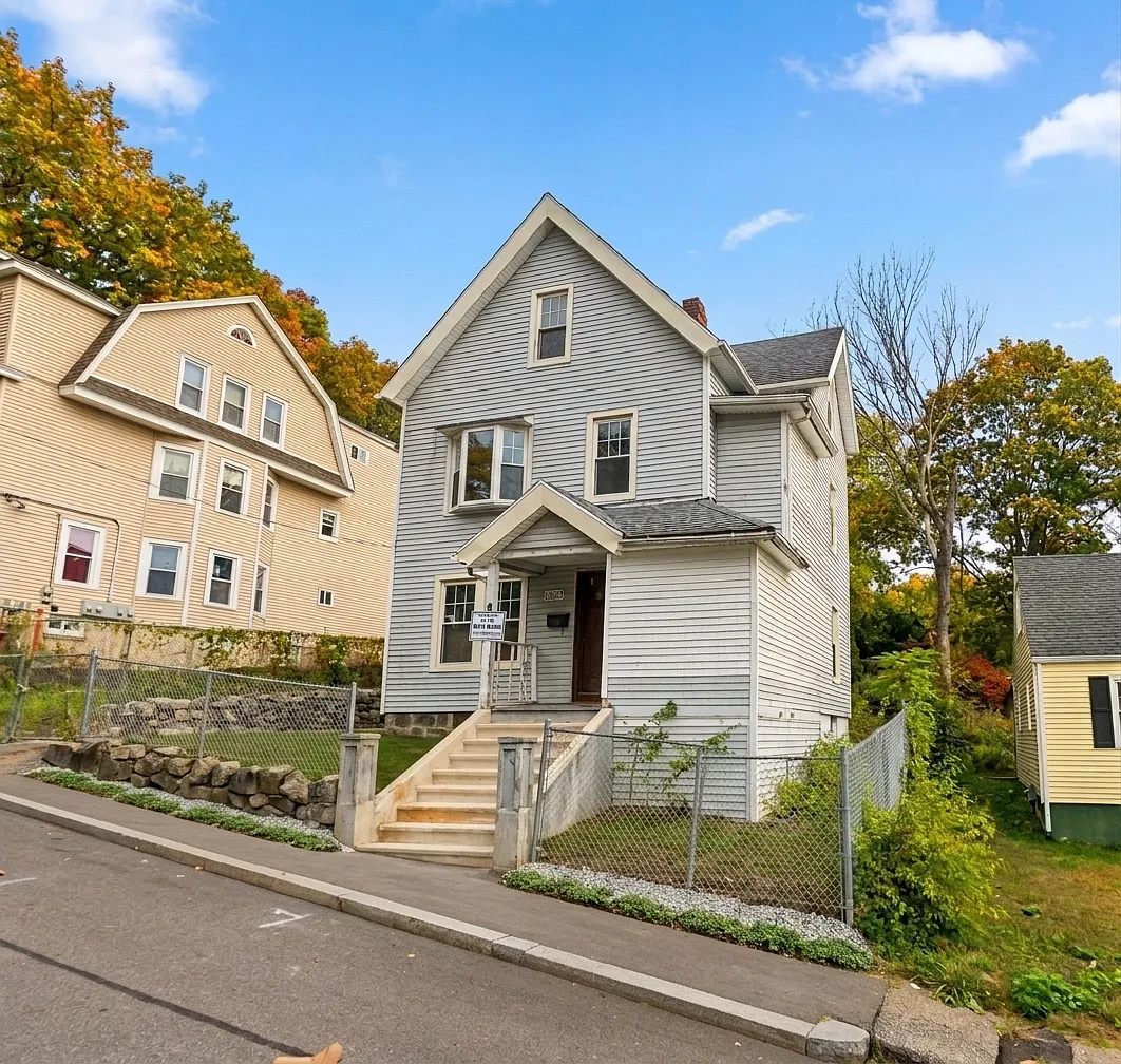 2 bed, $1,600 — Photo 1