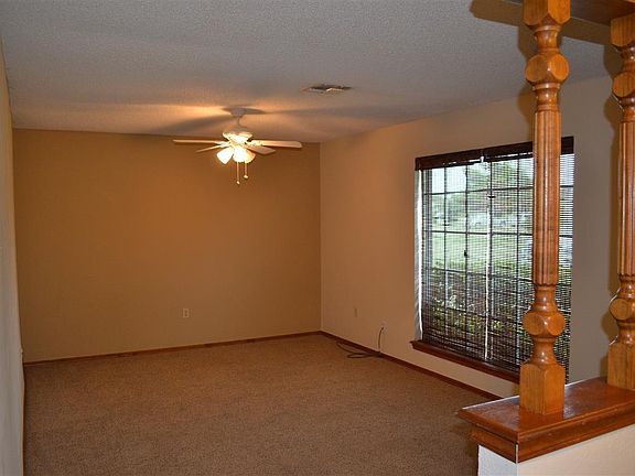 3rd image of 51 W Pheasant Ln