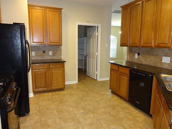 4th image of 2612 Golden Creek Ln