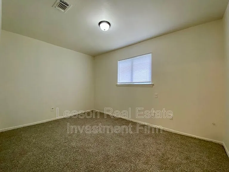 1311 Elsa Jane St — Photo 9