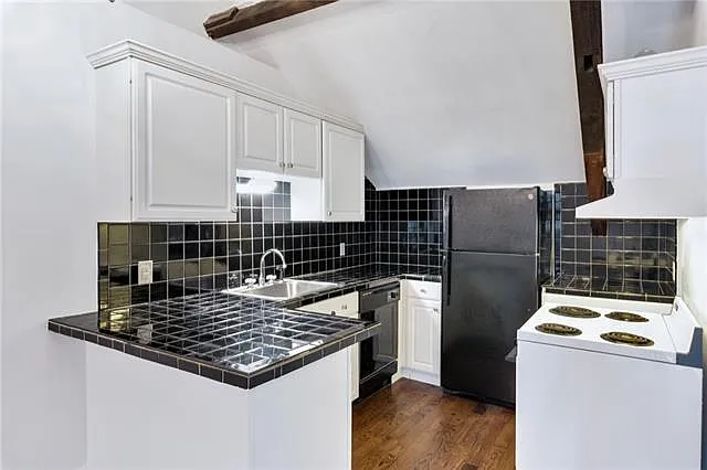 1125 Royal St #3 — Photo 11