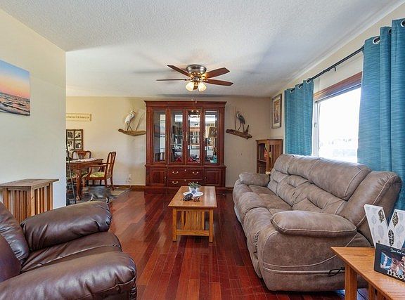2nd image of 71 Castle Coombe Ct