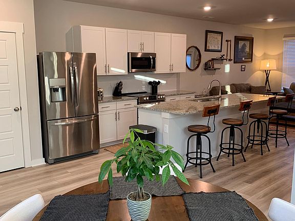 5th image of 1752 Frodo Way