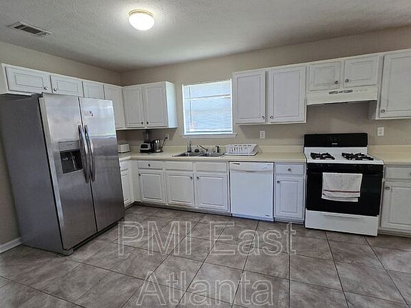 5th image of 70 Desota Dr