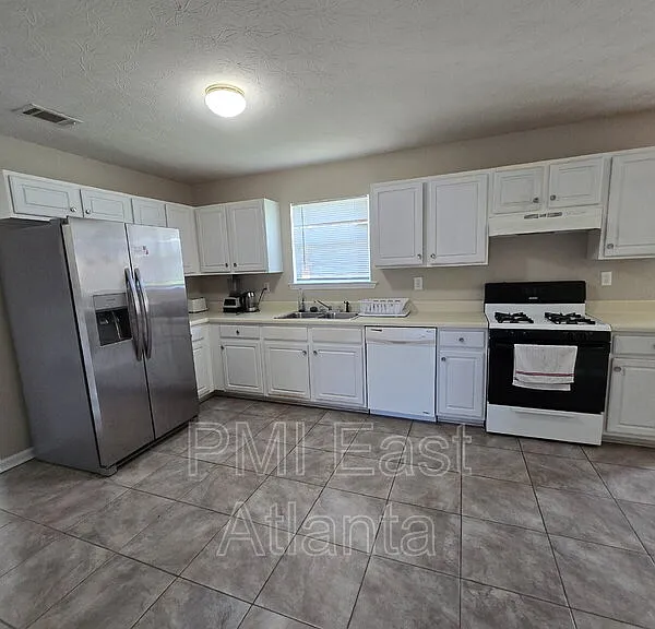 70 Desota Dr — Photo 5