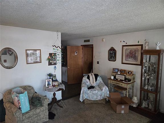 3rd image of 1304 N Indian Ln