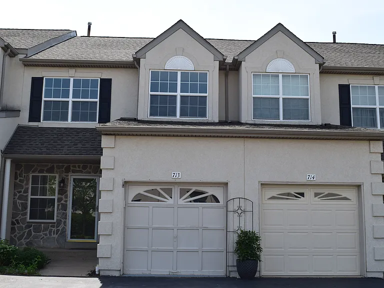 713 Whitetail Cir — Photo 2