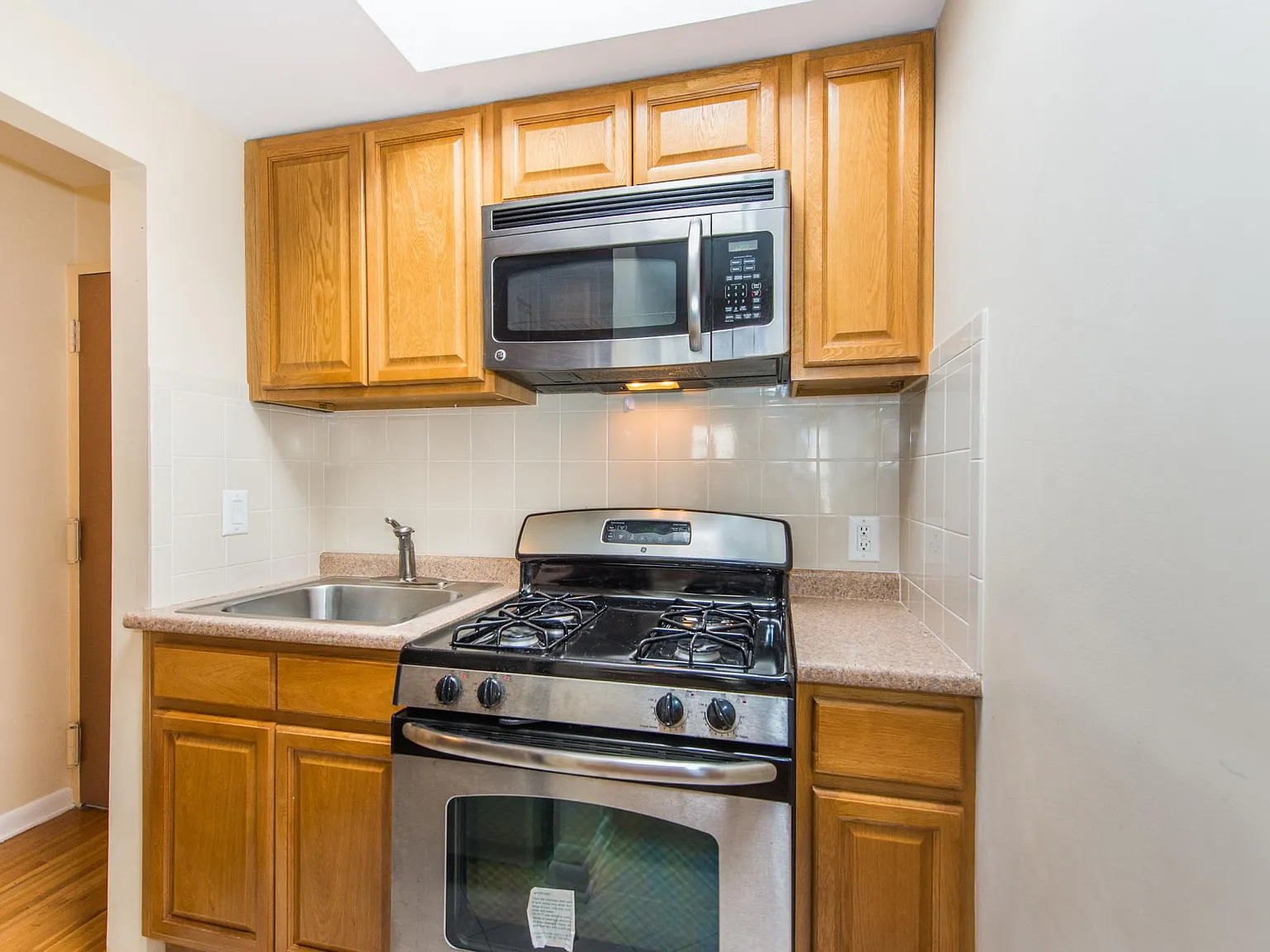1 bed, $2,750 — Photo 2