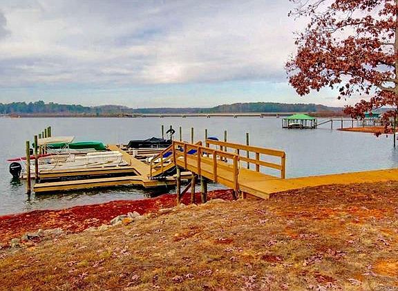 2nd image of 130 Red Brook Ln #9