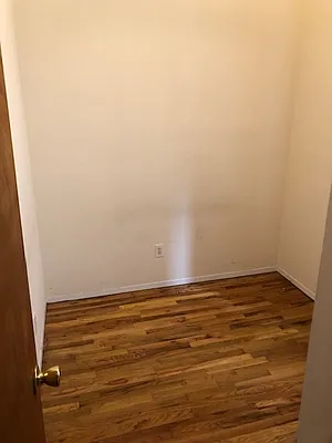 Rented by Eric Goodman Realty Corp | media 22