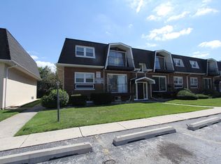 5745 Circle Dr APT 1E, Oak Lawn, IL 60453