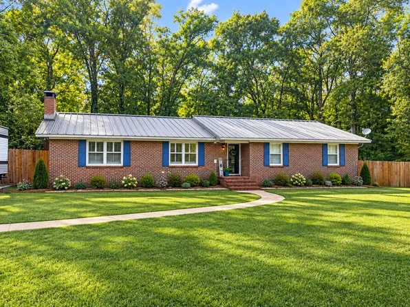 107 Ridgewood Ln, Eufaula, AL 36027