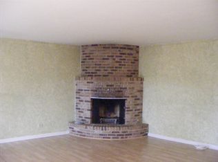 330 E Forest Knoll Dr, Palatine, IL 60074