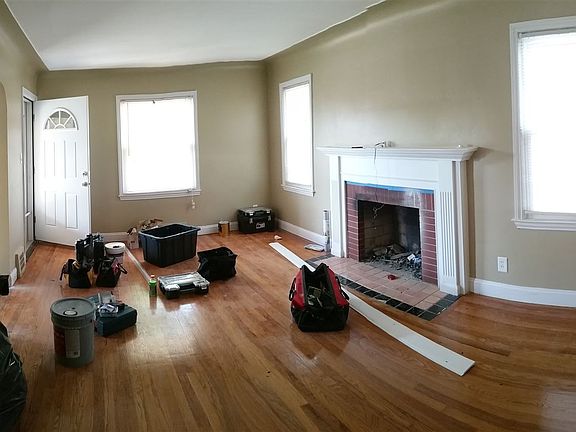 Abington - Living Room