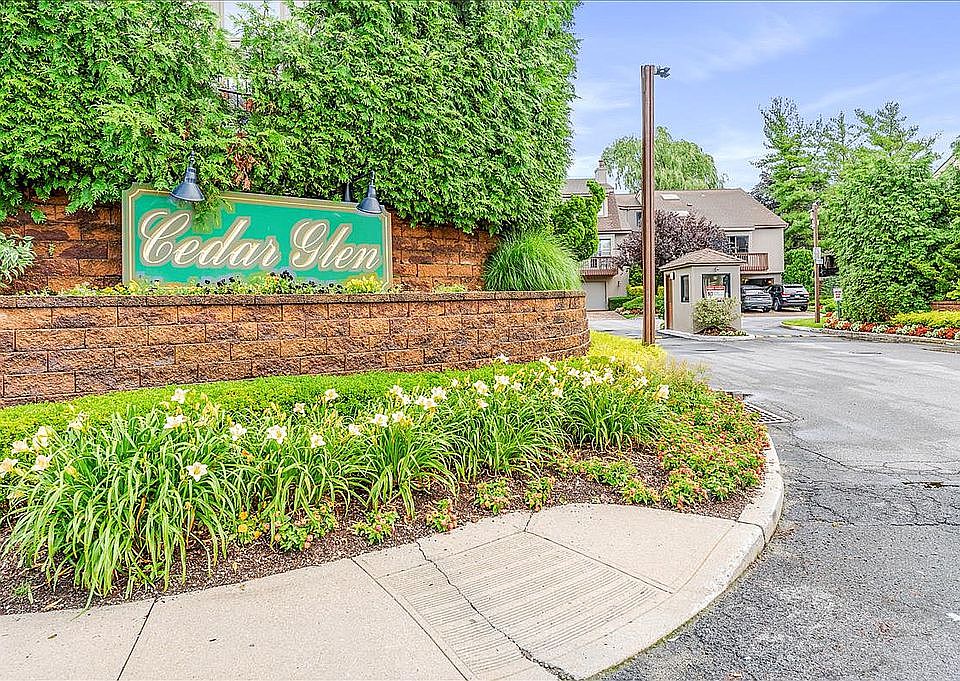 1st image of 27 Clubside Dr