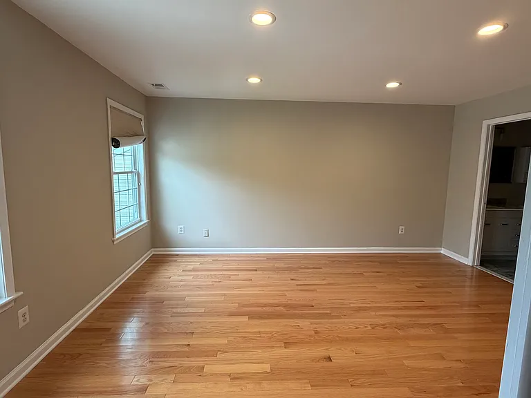 489 Hawthorne Pl — Photo 15