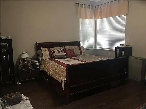 2nd image of 316 Morecombe Ct