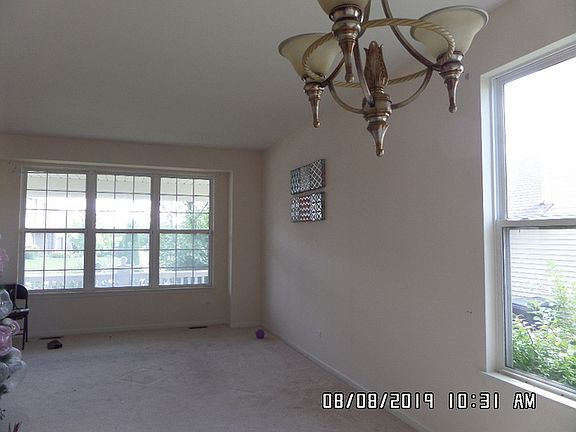 3rd image of 39480 N Queensbury Ln