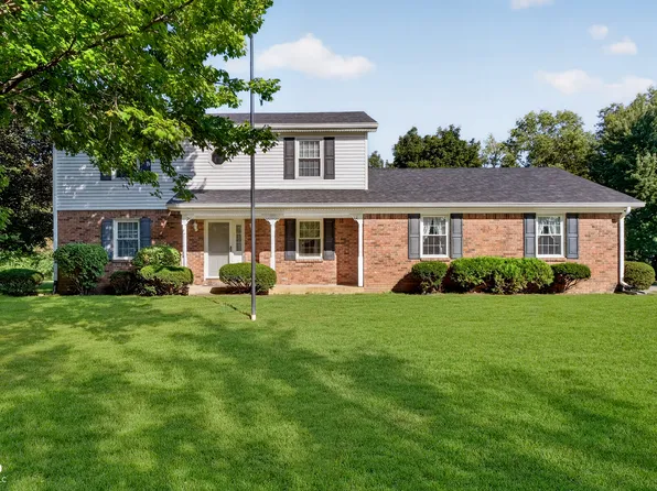 1119 Indian Pipe Ln, Zionsville, IN 46077