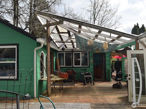 2nd image of 409 Milroy Street NW