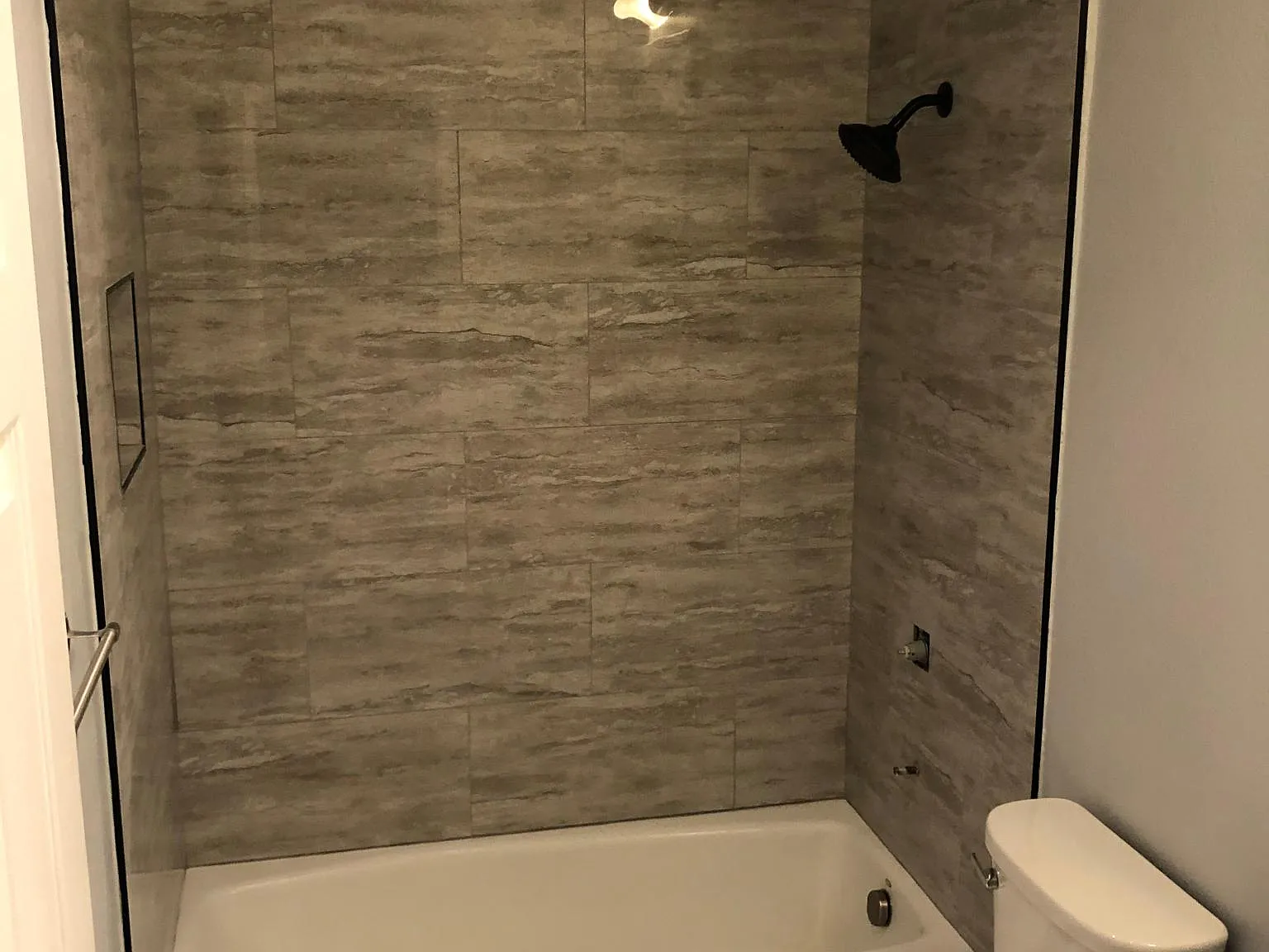 2 bed, 810 sqft, $3,000 — Photo 3