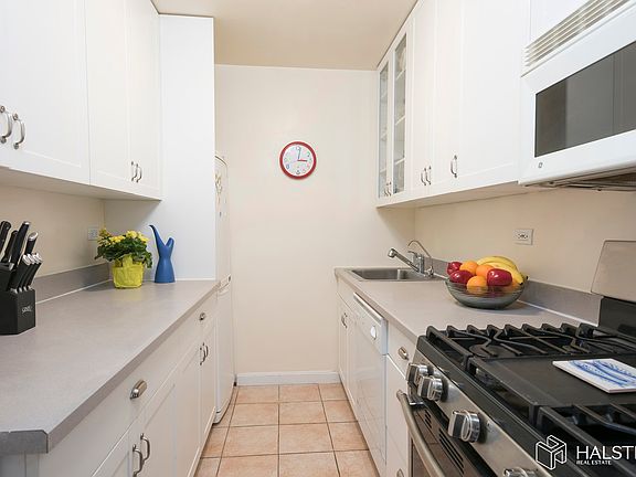 2nd image of 140 W End Ave APT 18D