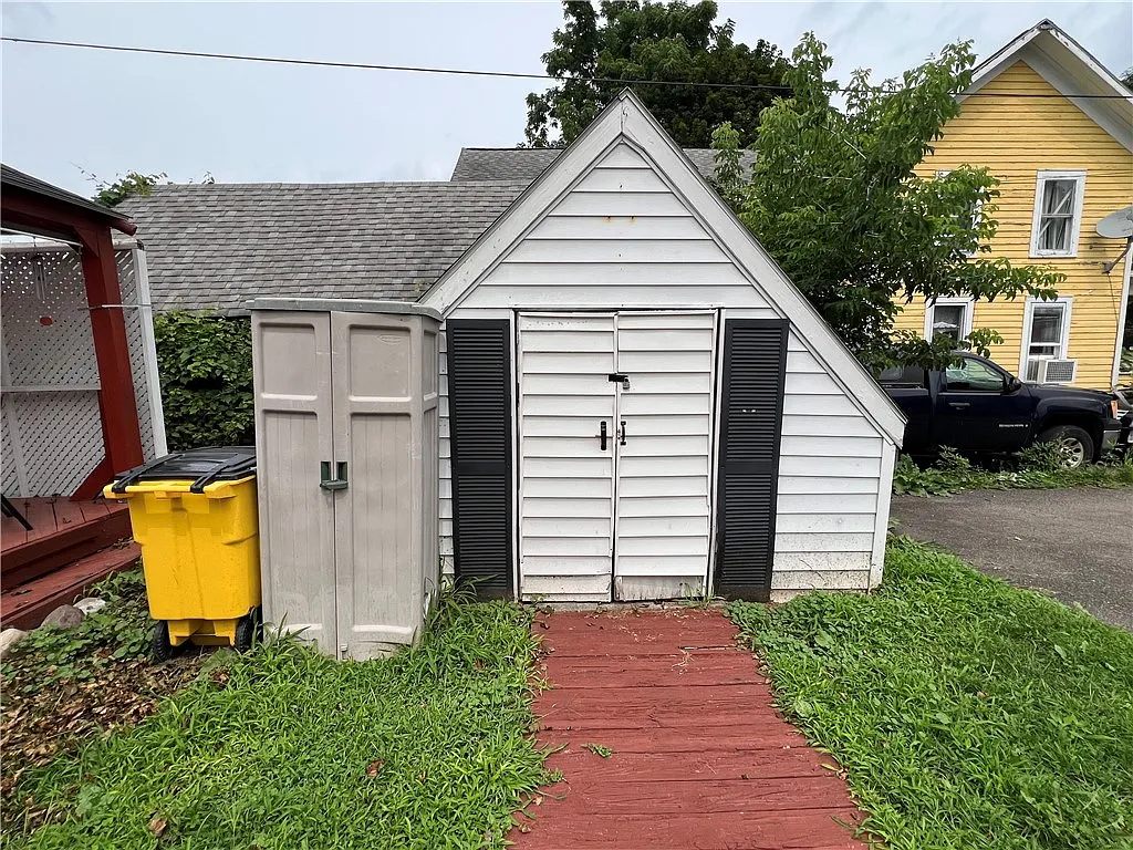 1 bed, 1.0 bath, 1000 sqft, $950 — Photo 2